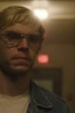 dahmer-monster-the-jeffrey-dahmer-story-season-1-episode-1